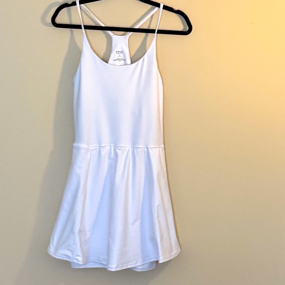 AQUA Athletic Women Sport Dress White Fit Flare Pullover Medium Scoop Neck